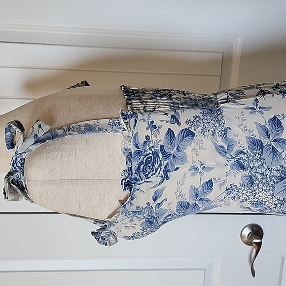 🔔 2/$35 Chic wish Swallow and Rose Printed Tie Strap Midi Dress - Picture 4 of 11